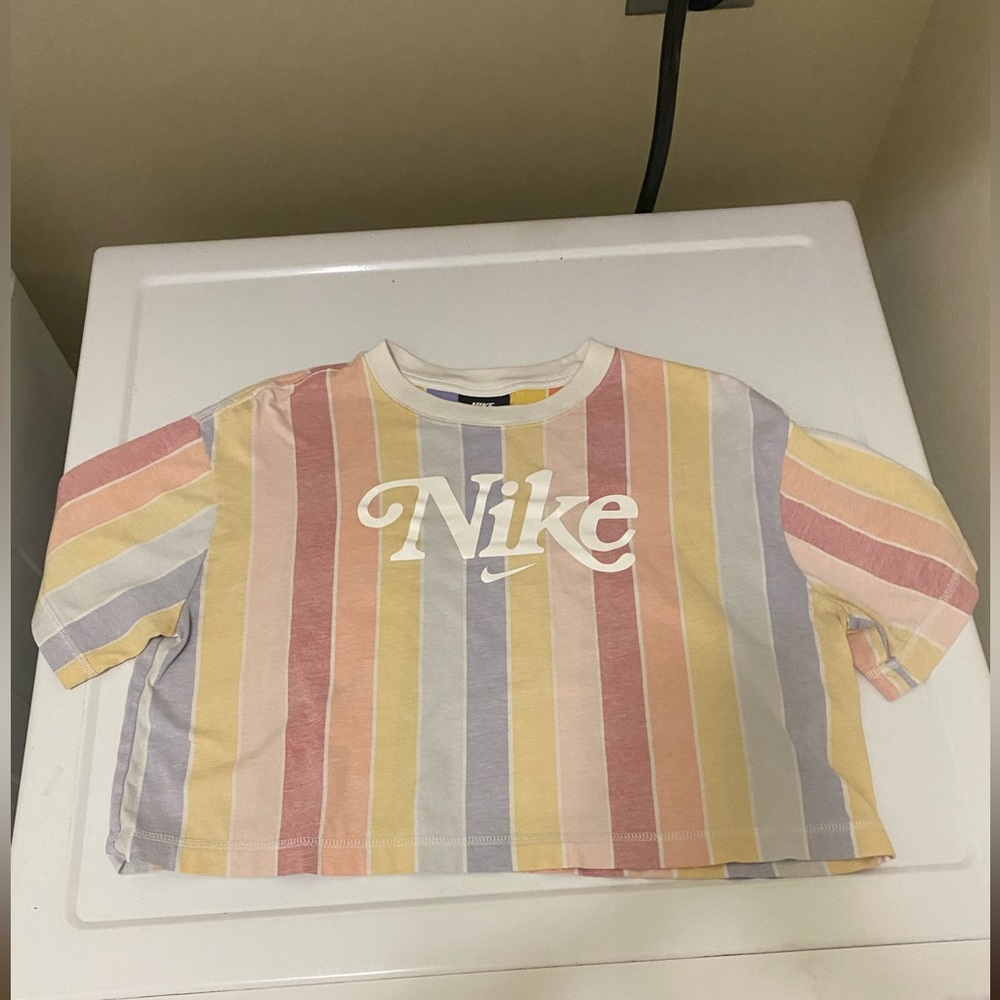 Retro vintage Nike cropped shirt size M